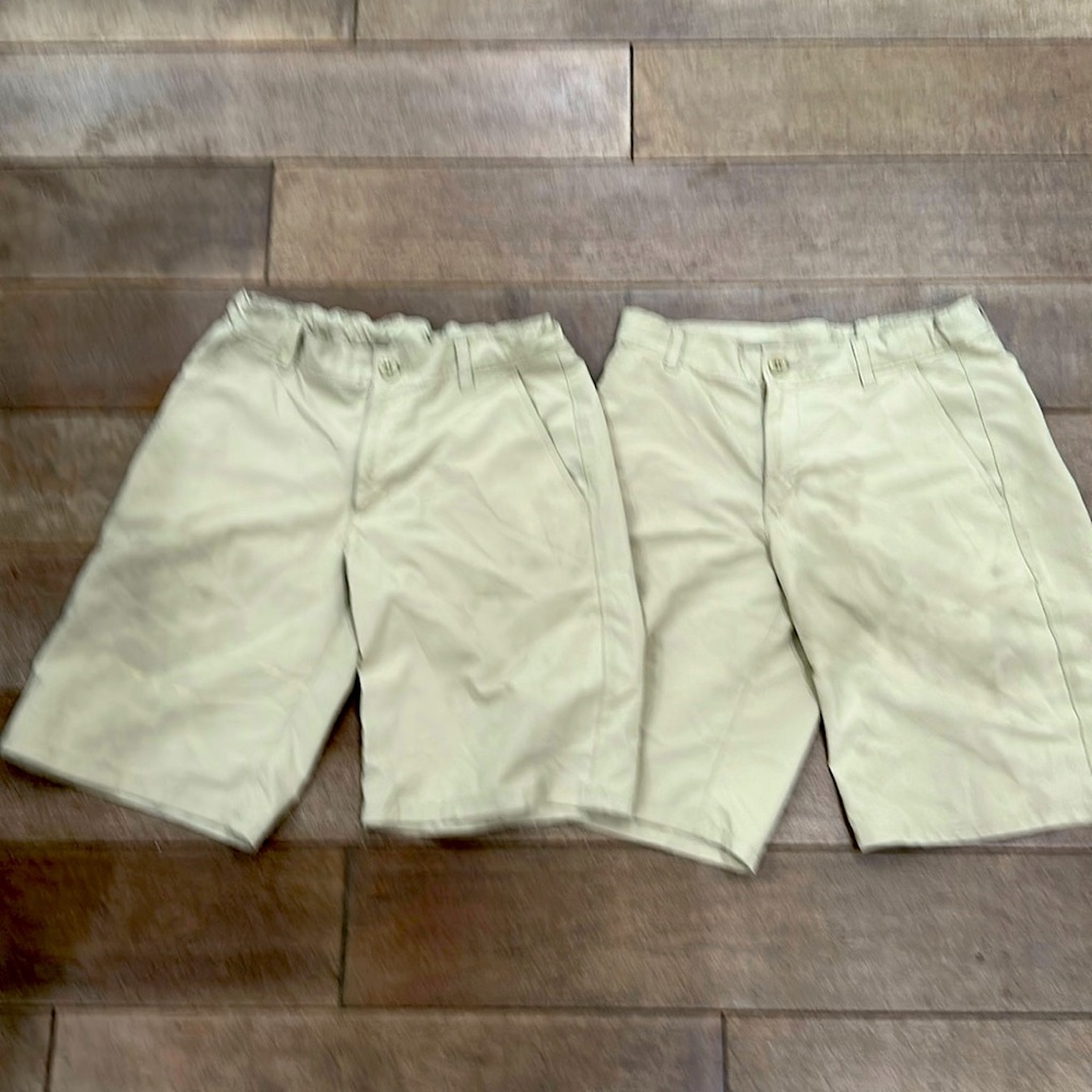 Boys Izod dri-fit khaki shorts size 14